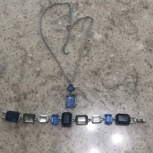 Carolee Blue Pendant Necklace w/matching Bracelet